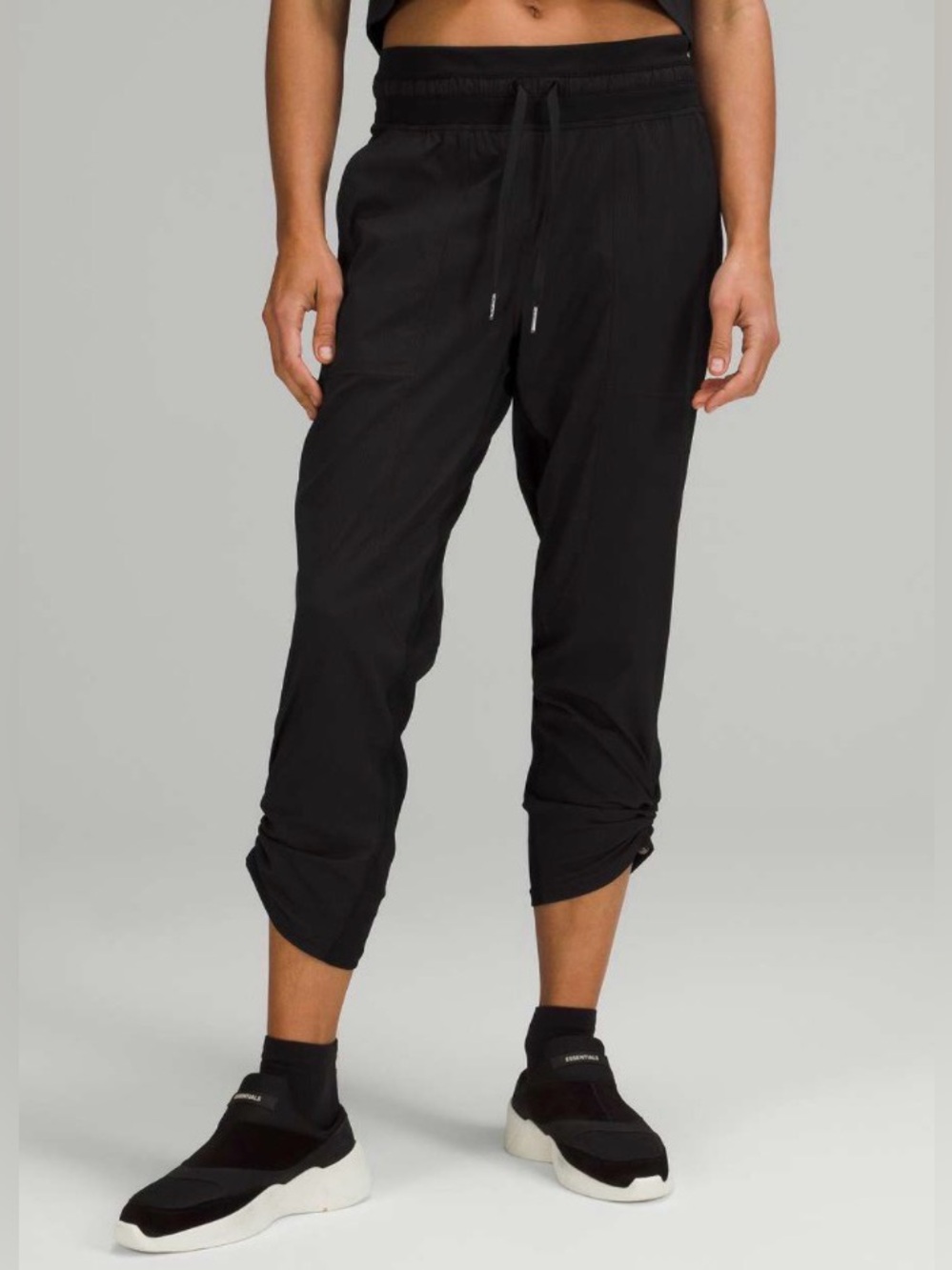Lululemon Dance Studio Mid-Rise Crop 25" Black Size 10